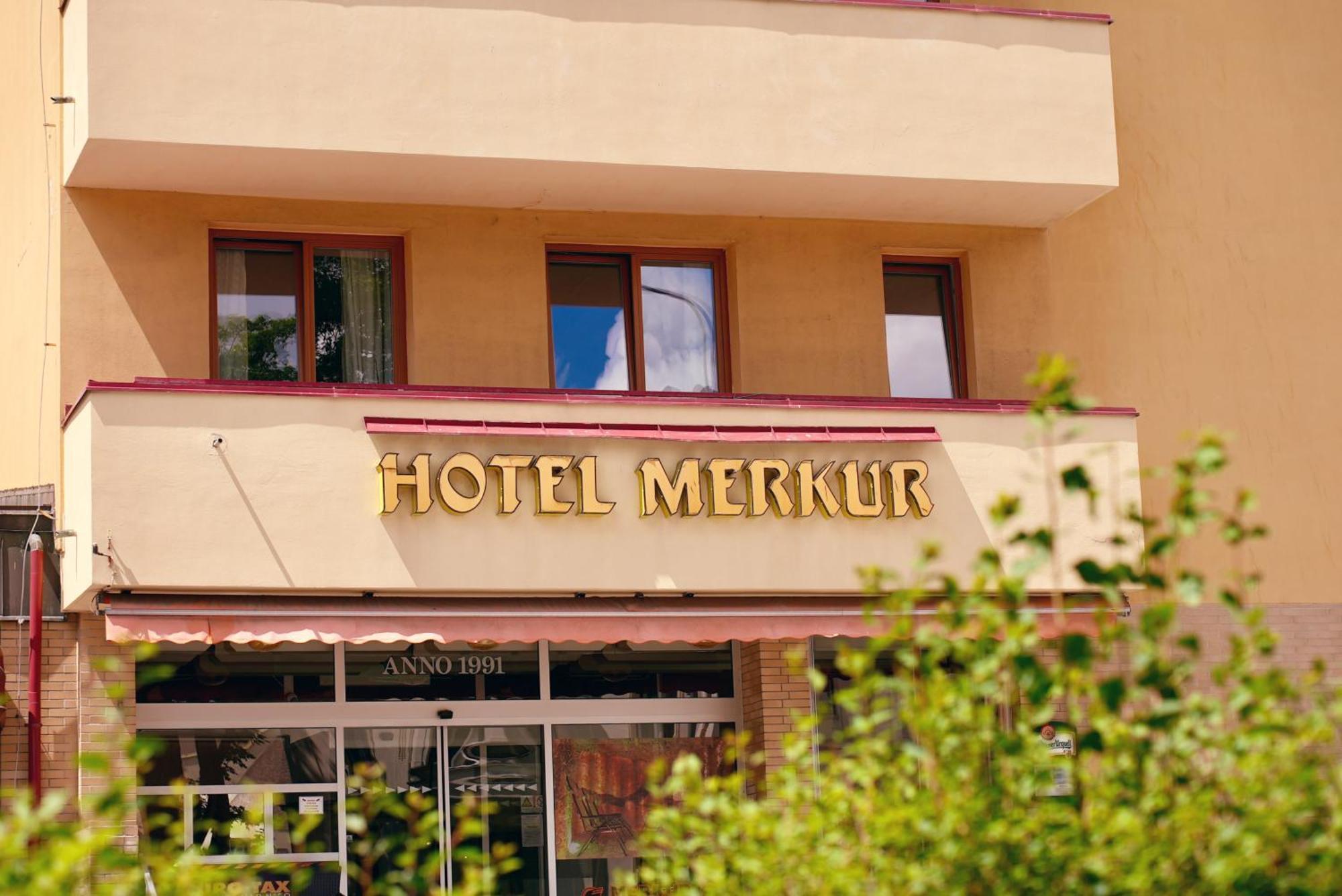 Hotel Merkur - Jablonec Nad Nisou Kültér fotó