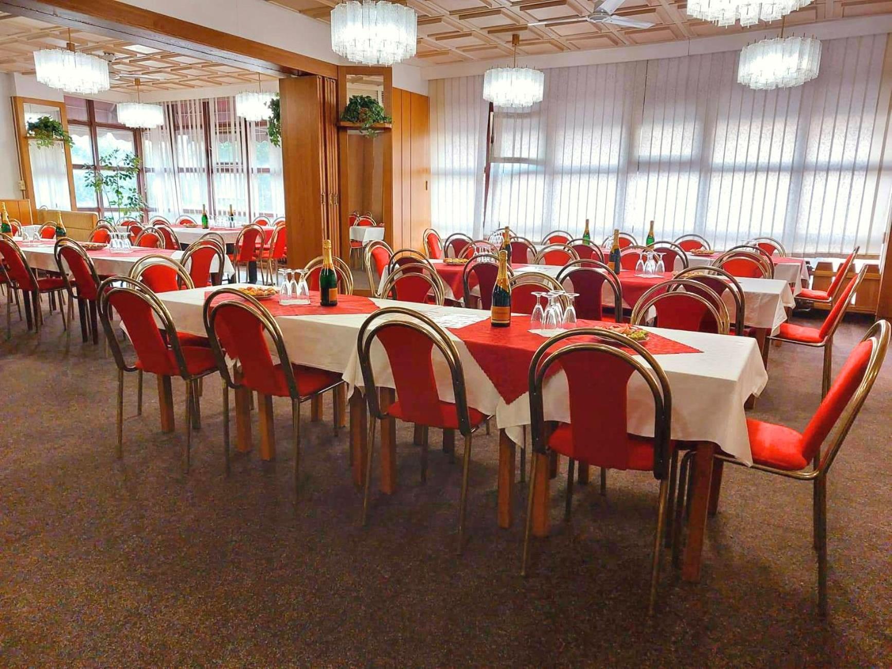 Hotel Merkur - Jablonec Nad Nisou Kültér fotó