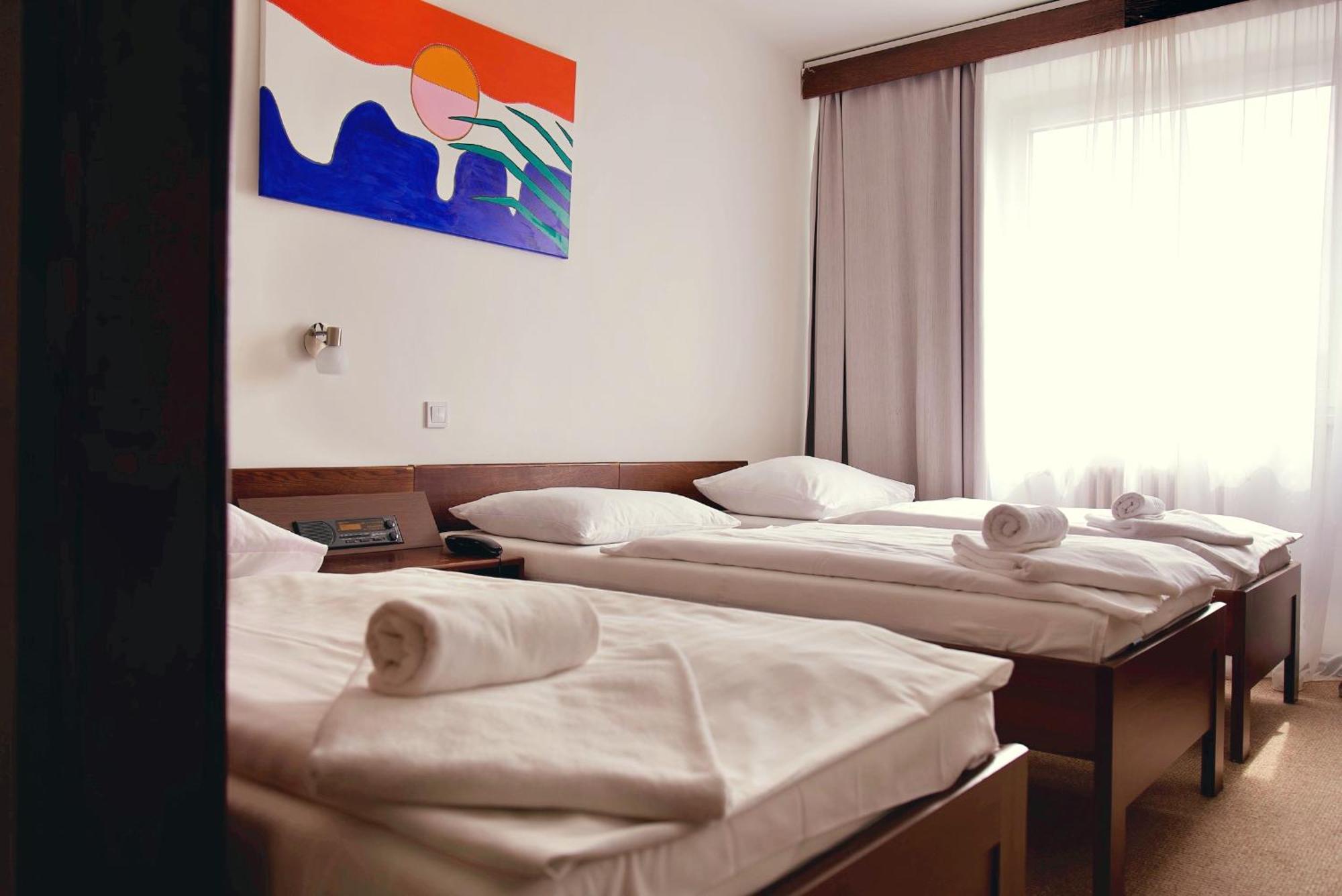 Hotel Merkur - Jablonec Nad Nisou Kültér fotó