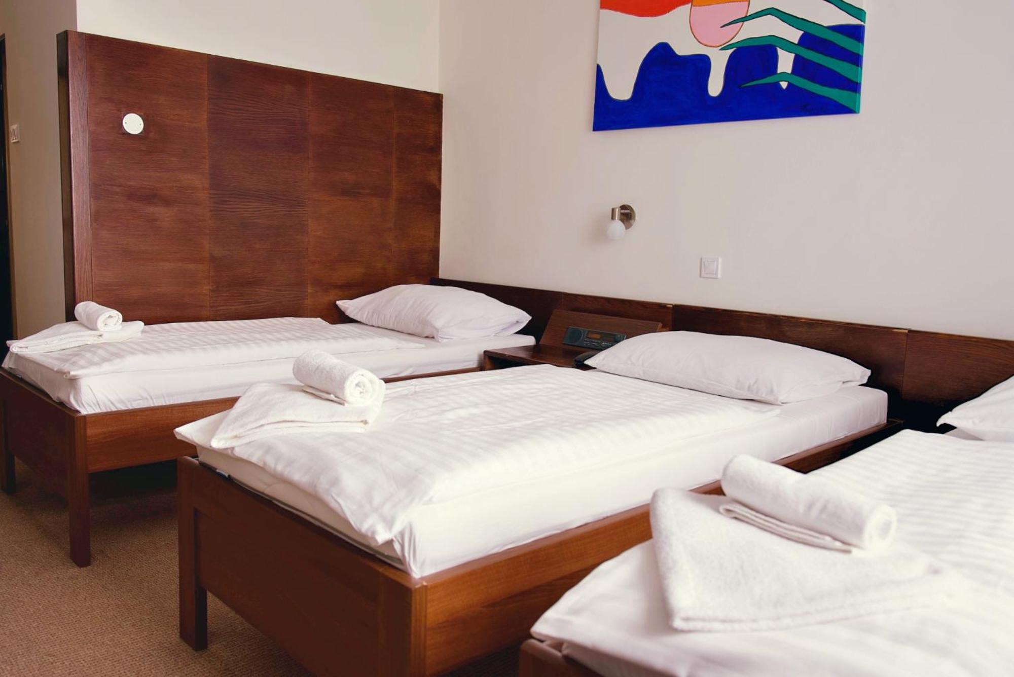 Hotel Merkur - Jablonec Nad Nisou Kültér fotó