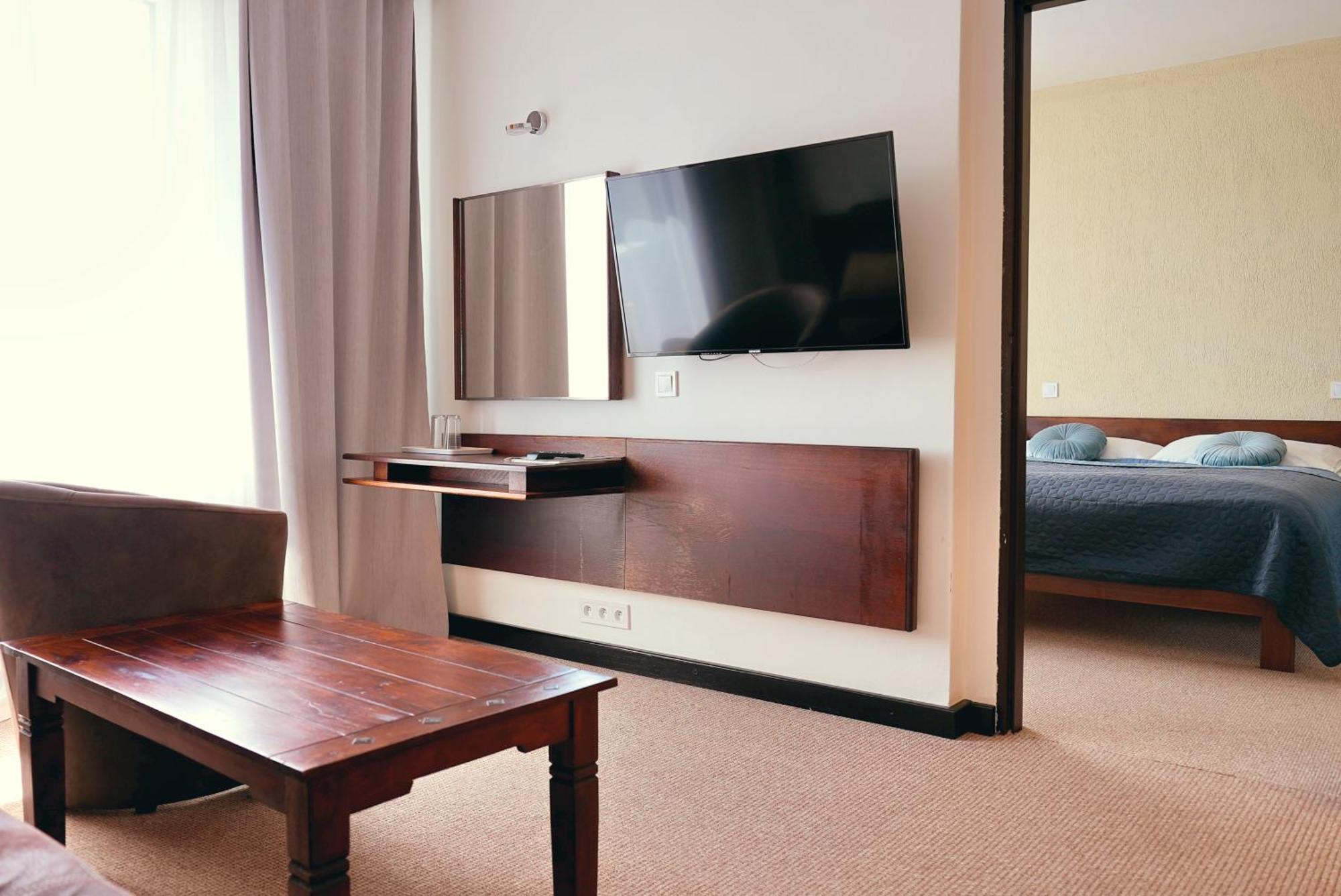 Hotel Merkur - Jablonec Nad Nisou Kültér fotó