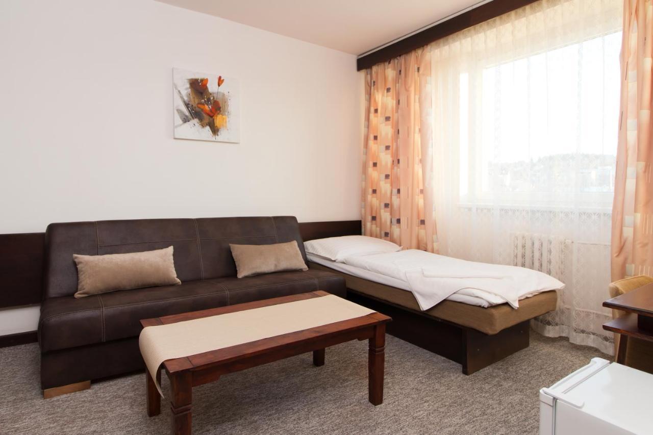 Hotel Merkur - Jablonec Nad Nisou Kültér fotó