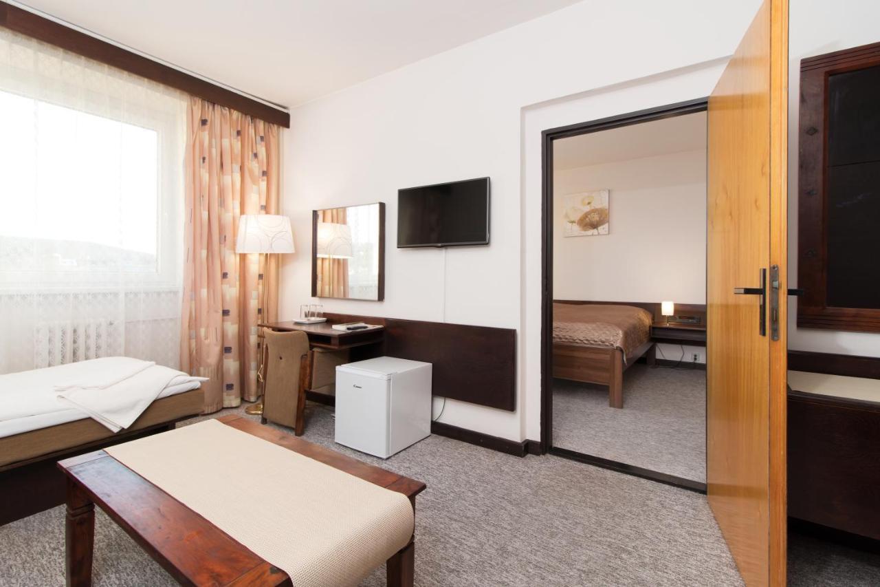Hotel Merkur - Jablonec Nad Nisou Kültér fotó