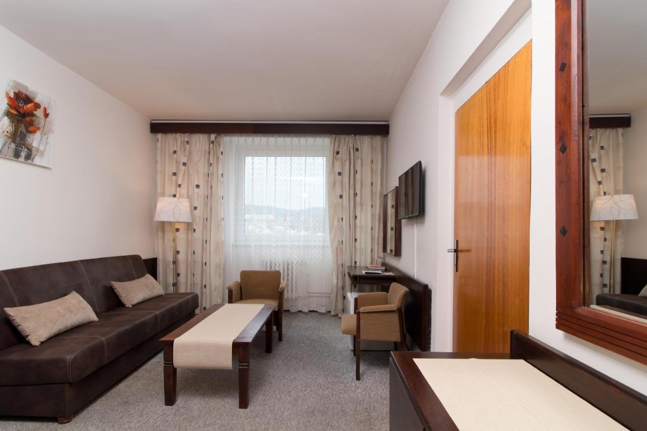 Hotel Merkur - Jablonec Nad Nisou Kültér fotó