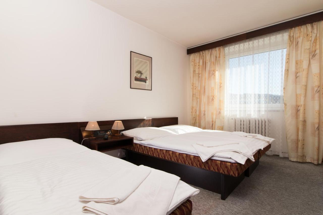 Hotel Merkur - Jablonec Nad Nisou Kültér fotó
