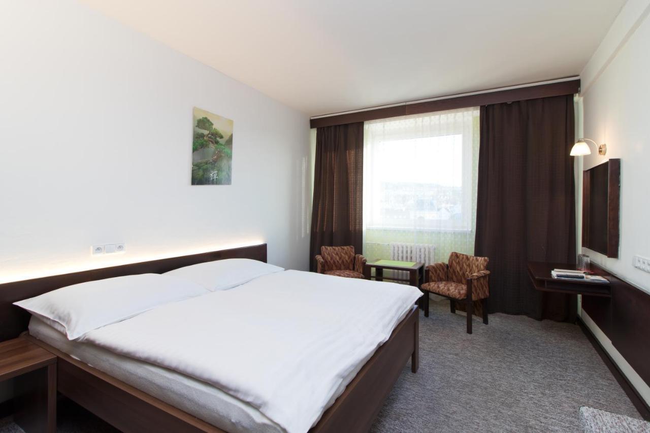 Hotel Merkur - Jablonec Nad Nisou Kültér fotó