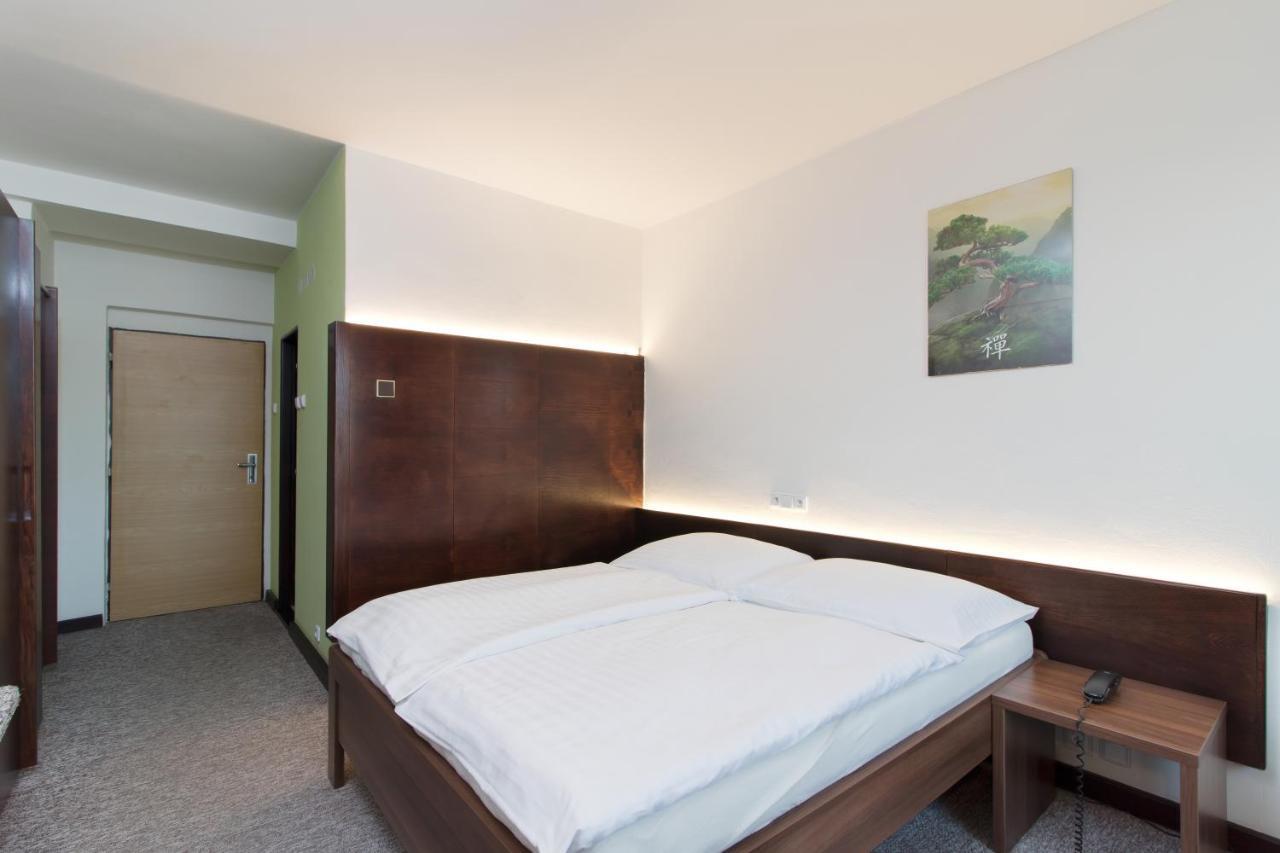 Hotel Merkur - Jablonec Nad Nisou Kültér fotó